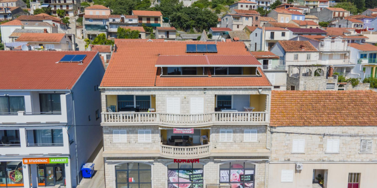 Apartment T&R